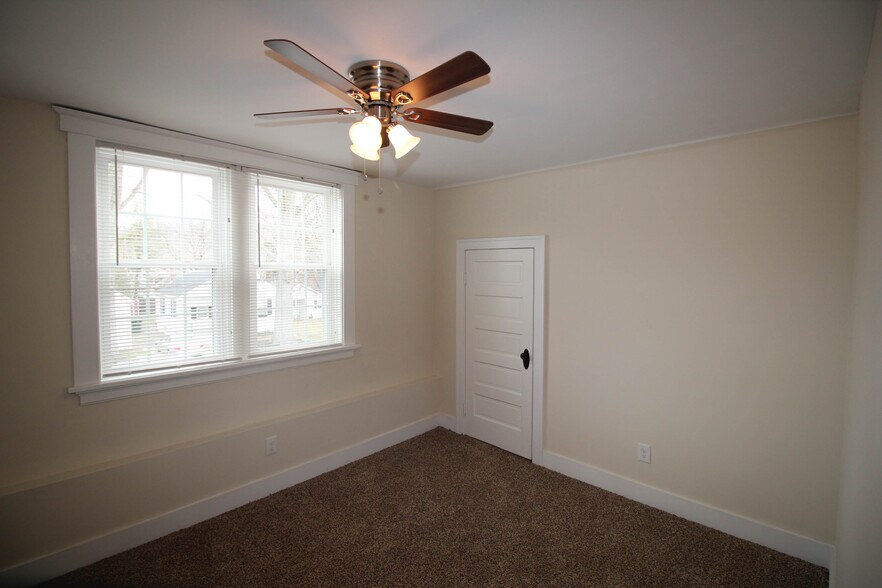 Building Photo - 6817 Britton Ave