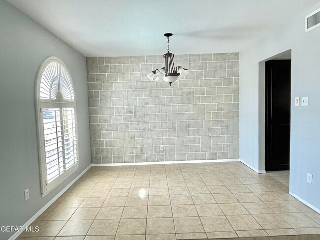 Building Photo - 11417 Rex Baxter Dr