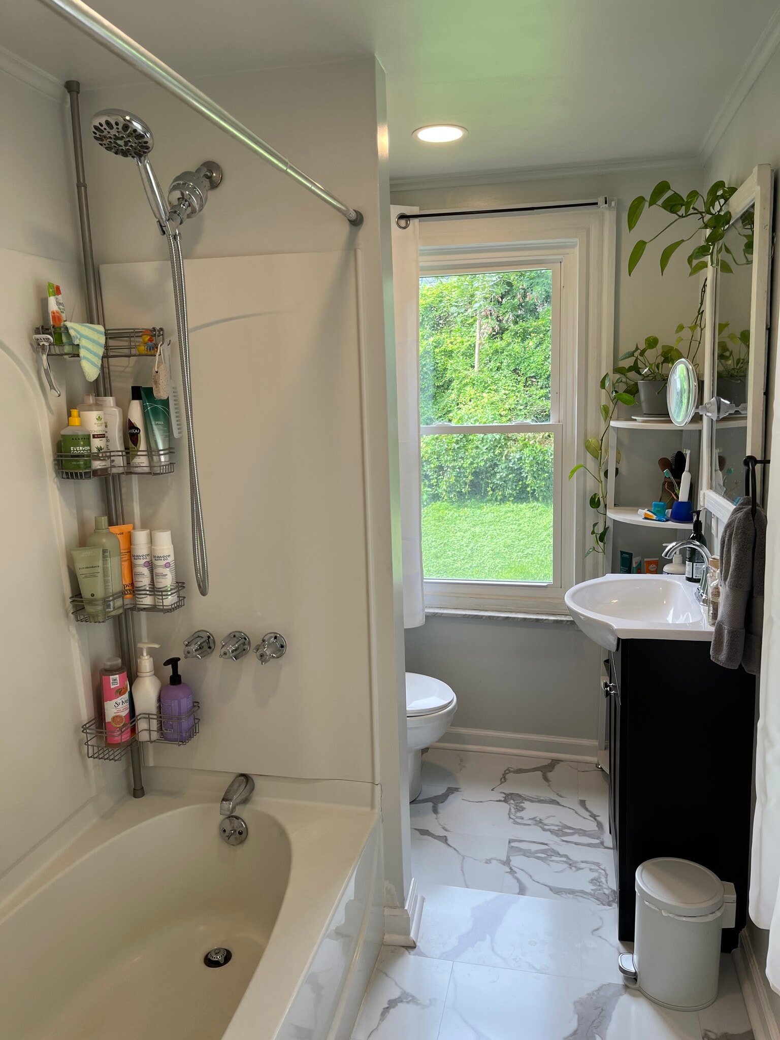 full bath - 17 5th St