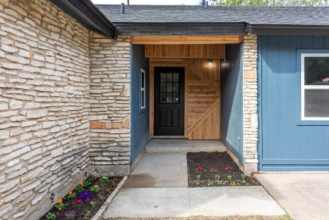 Building Photo - 9604 Crown Ridge Rd
