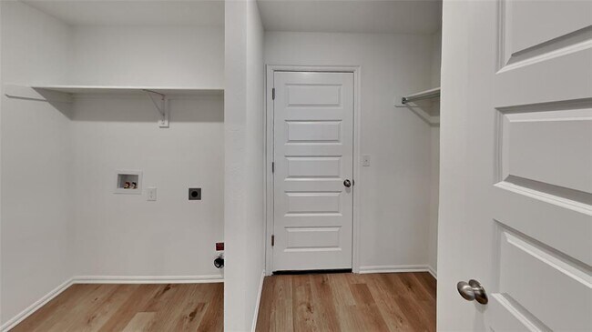 Building Photo - 16117 Lovers Ln