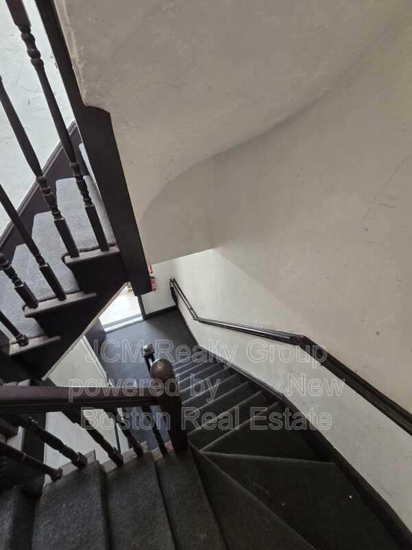 Building Photo - 128 Shawmut St