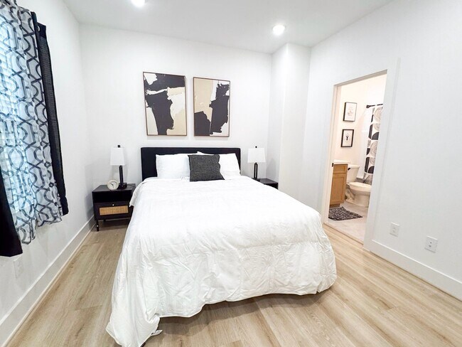 Building Photo - 2706 Cochran St