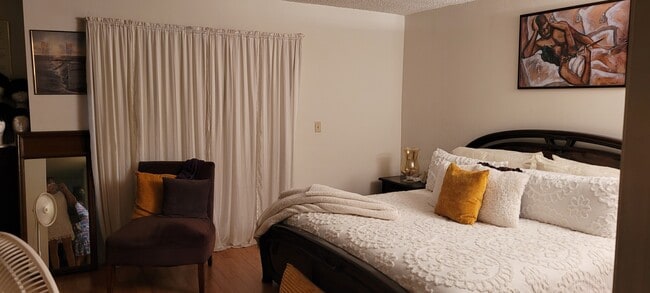 Building Photo - 5958 NW 24th Ct