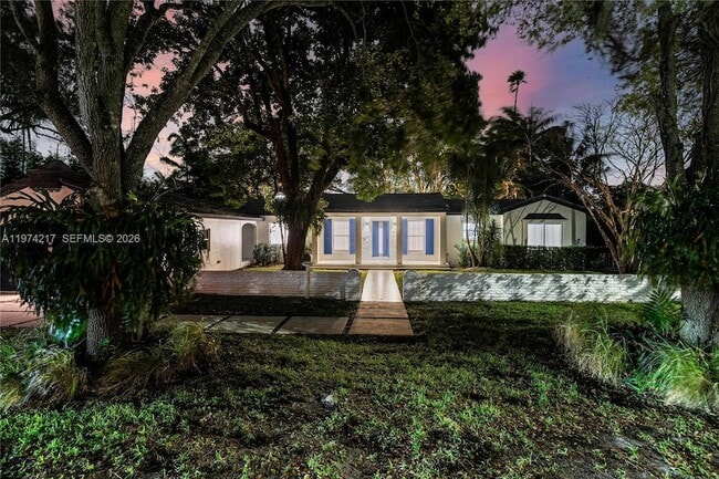 Building Photo - 667 NE 105th St