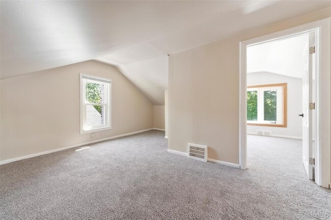 Building Photo - 15450 Lola Dr