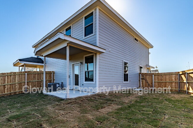 Building Photo - 10351 Lynwood Crk
