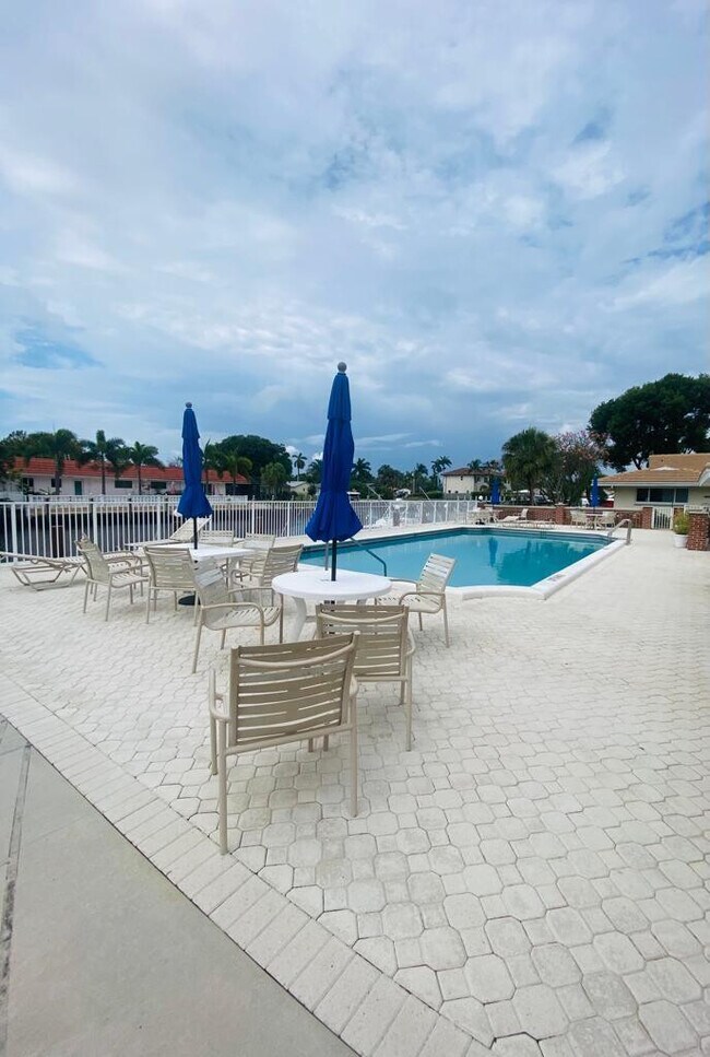 Building Photo - 2800 NE 14th Street Causeway