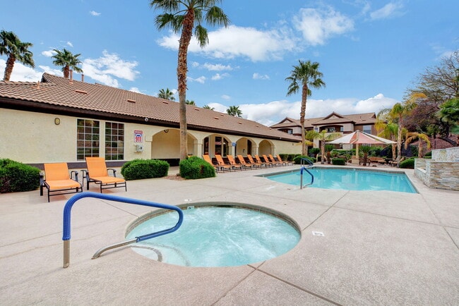 Building Photo - Ground Floor 2BD/2BA Condo in Gated Hender...