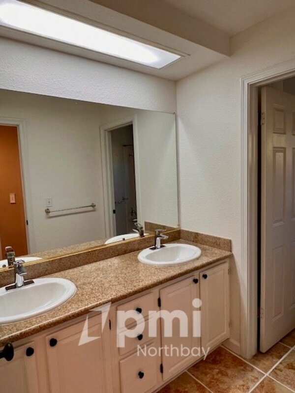 Building Photo - 3137 Sonoma Valley Dr