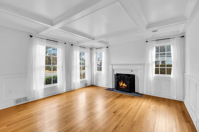 Building Photo - 20 Rosalie Ave