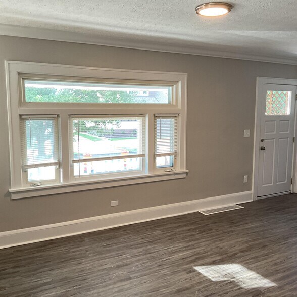 Building Photo - 17000 Melgrave Ave