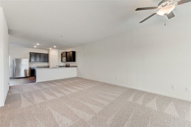 Building Photo - 417 Riverdale Dr