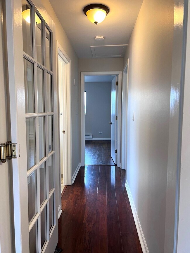 Building Photo - 417 Berkshire Dr