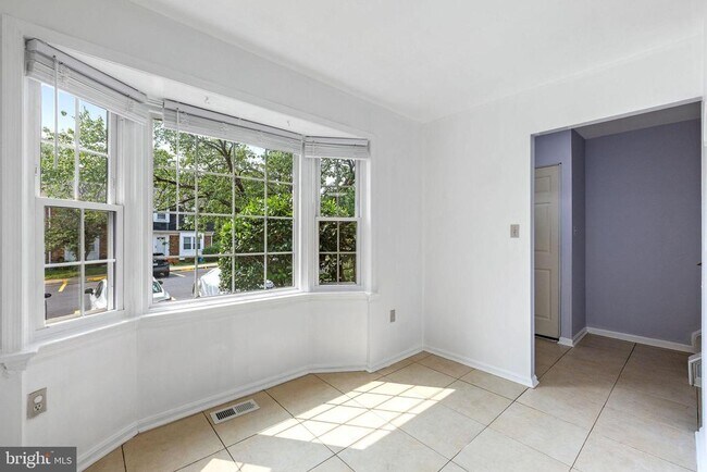 Building Photo - 4825 Nash Dr