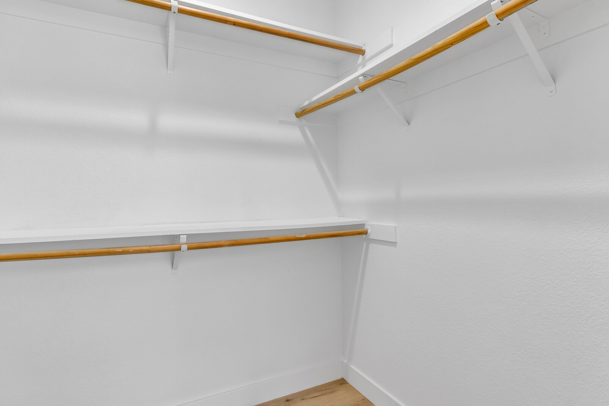 Building Photo - 1886 Dawnelle Way