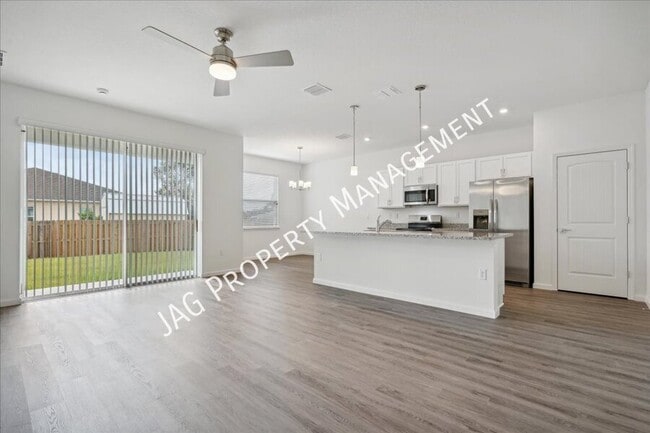 Building Photo - 516 Fredericksburg St