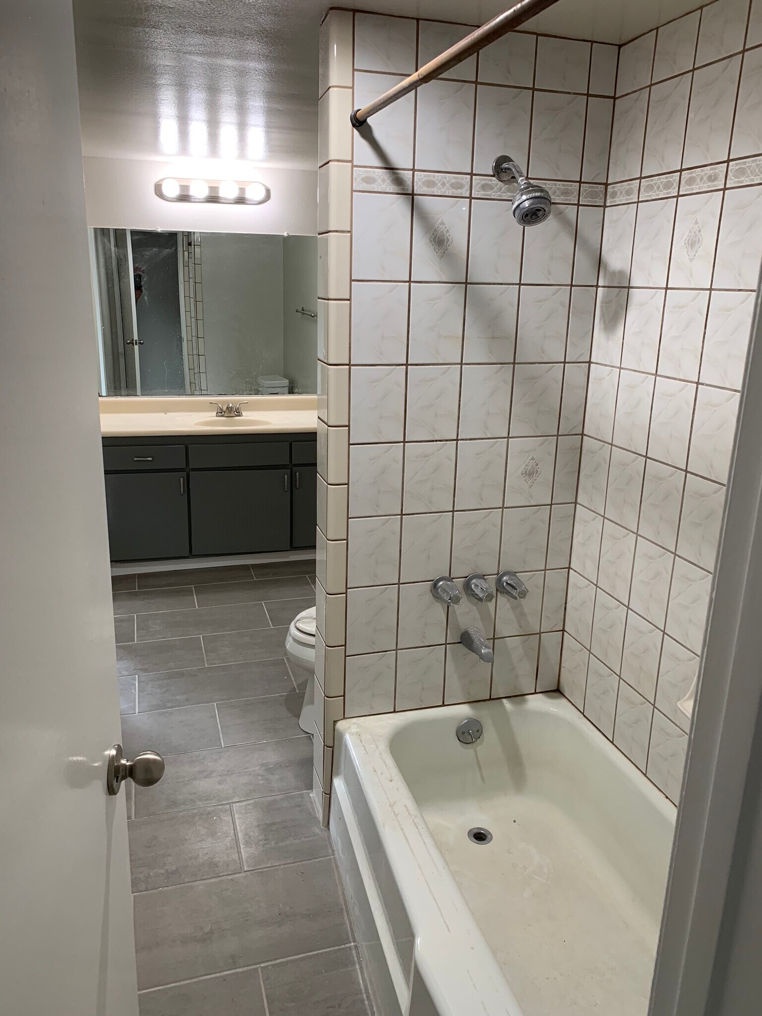 Downstairs bathroom - 813 15th St