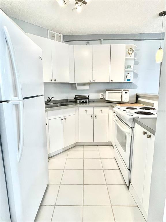 Building Photo - 3315 58th Ave S