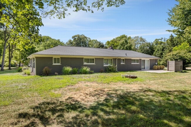 Building Photo - 4790 Belzair Dr