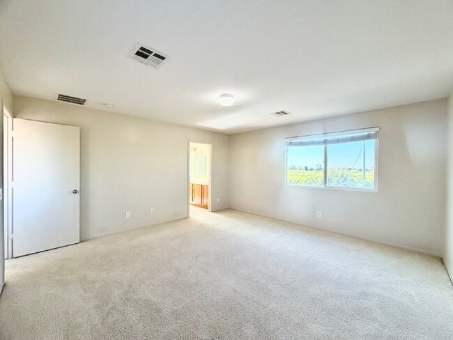 Building Photo - SPACIOUS 3 BEDROOM + LOFT | SILVERSTONE RANCH | GILCREASE ORCHARD VIEWS
