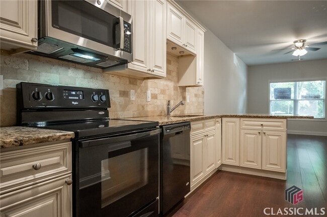 Building Photo - 1181 Binghampton Cir