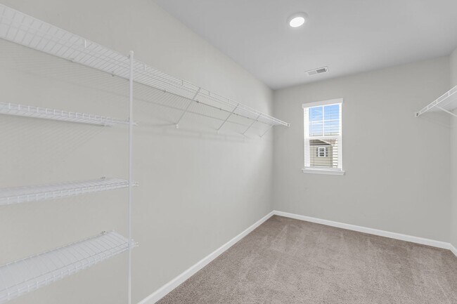 Building Photo - 550 Wayton Cir