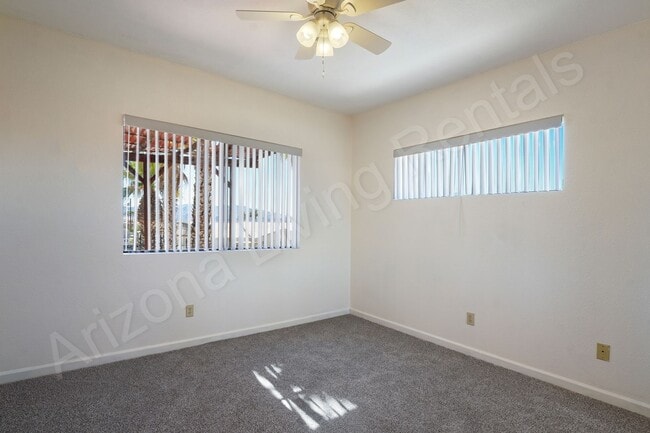 Building Photo - SPACIOUS 3 BEDROOM HOME