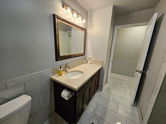 Building Photo - Fully Furnished 3 bedroom North Kihei Home