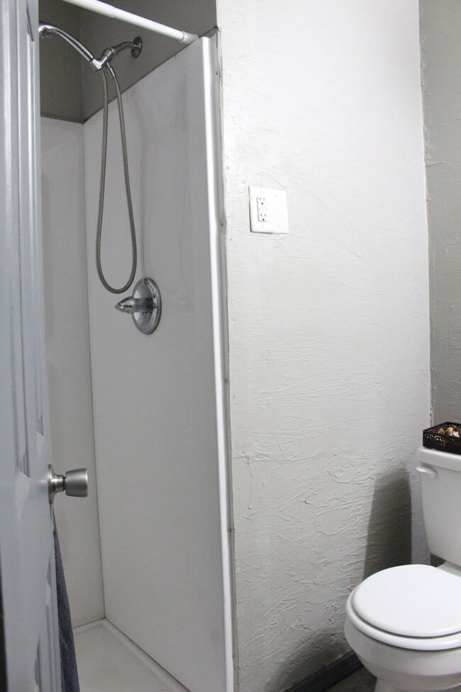 Building Photo - Spacious House for Rent in the Heart of Tu...