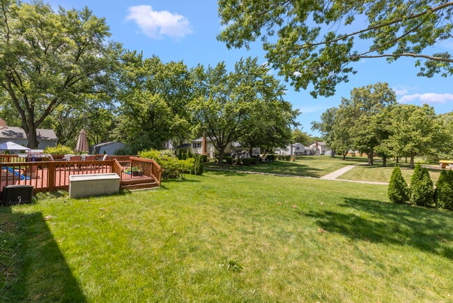 Building Photo - 215 Longridge Ct