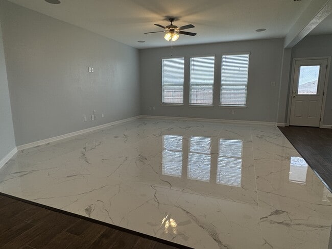 Building Photo - 2511 Allview Ln