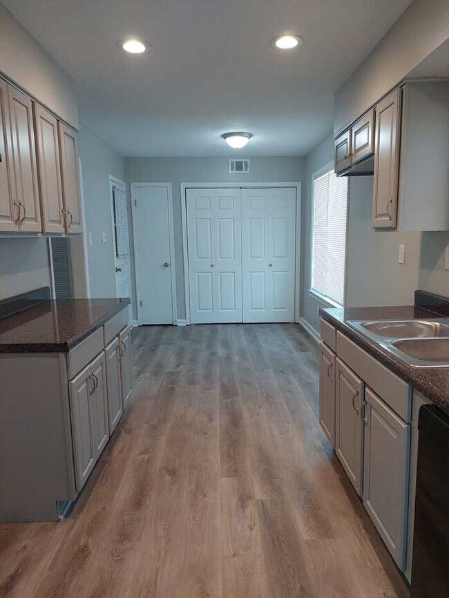 Building Photo - 5001 Whitworth Rd