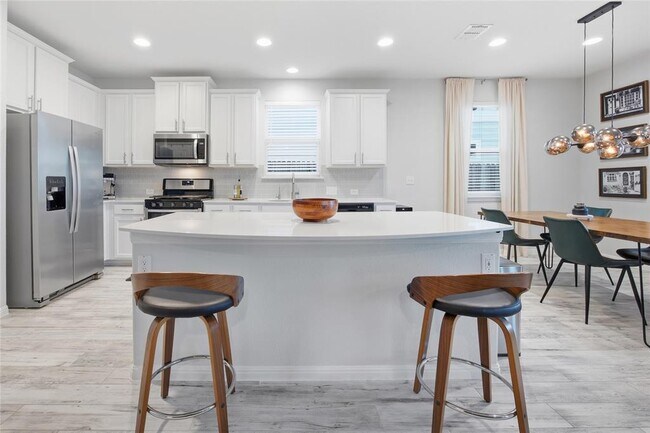 Building Photo - 6402 Moncrieff Dr