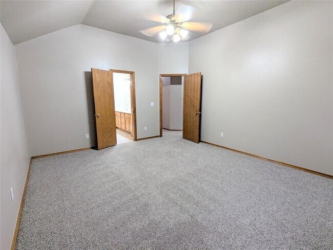 Building Photo - 517 SW 156th St