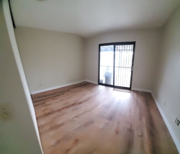 Building Photo - 1862 Pueblo Dr