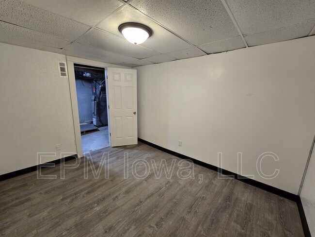 Building Photo - 115 Summit Ave