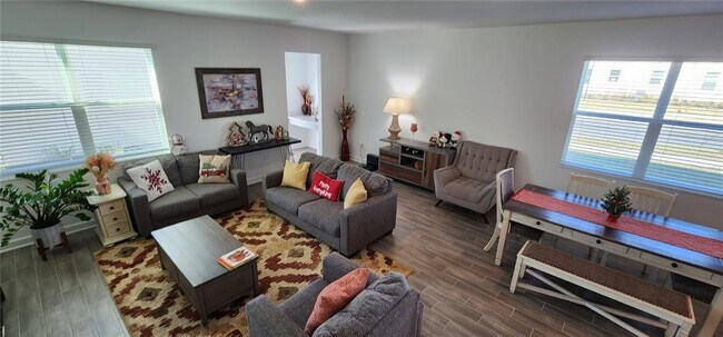 Building Photo - 11406 Listening Dr