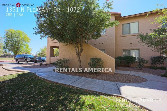 Building Photo - Beautiful 2 Bedroom Condo In Mirage Park R...