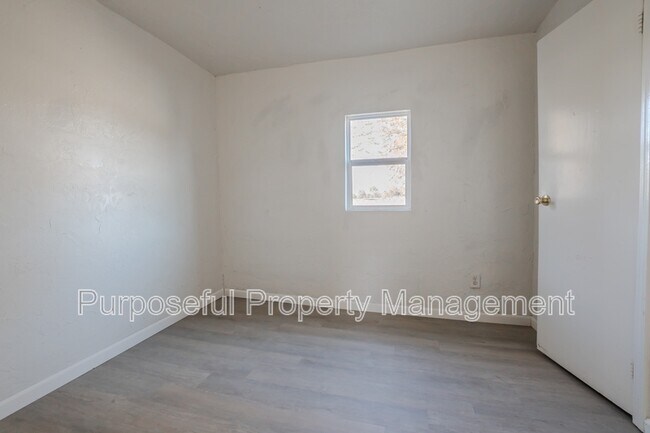 Building Photo - 1245 SW 19th St