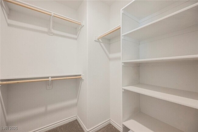 Building Photo - 376 Yellow Finch Ln