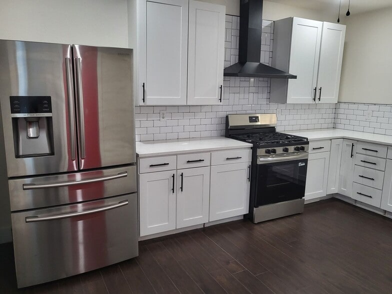 Building Photo - 427 Floyd Ave