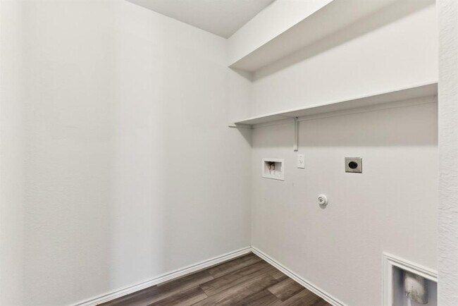 Building Photo - 133 Nathaniel Dr