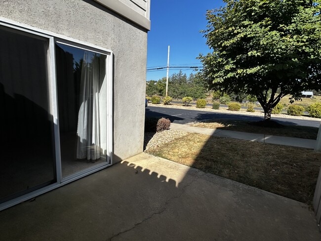 Building Photo - 29 Rosewood Ct