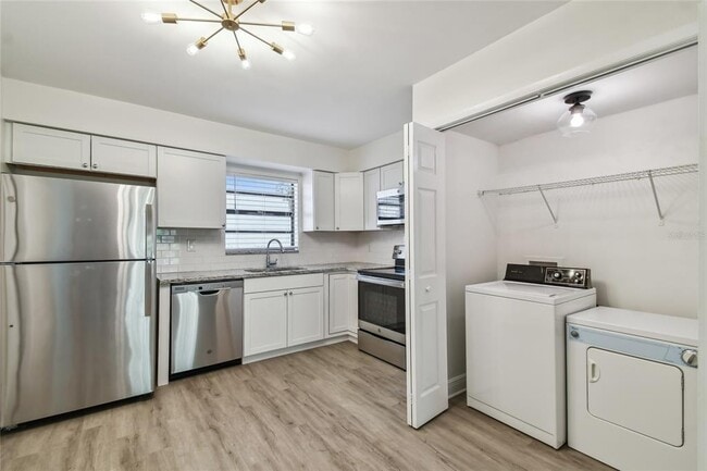 Building Photo - 3810 W Cleveland St