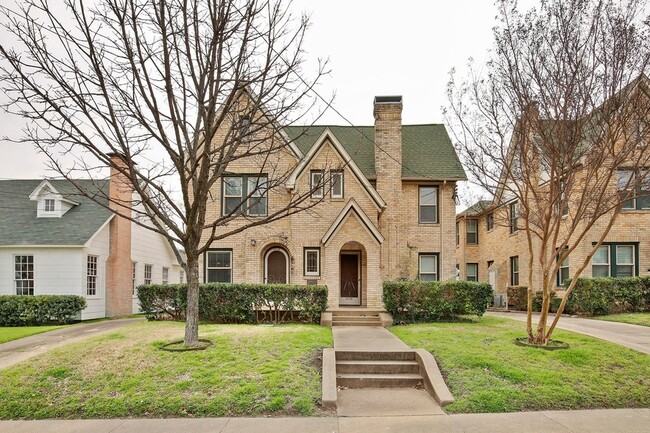 Building Photo - 5924 La Vista Dr