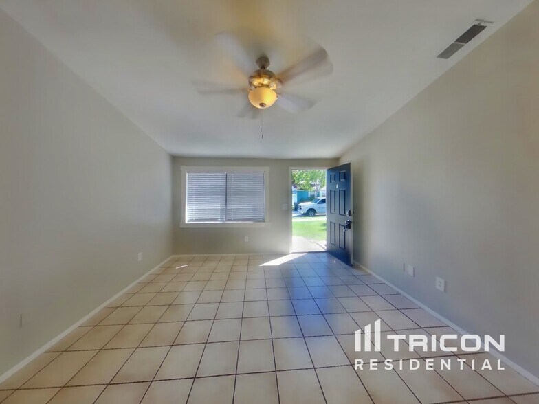 Building Photo - 1243 Piney Branch Cir