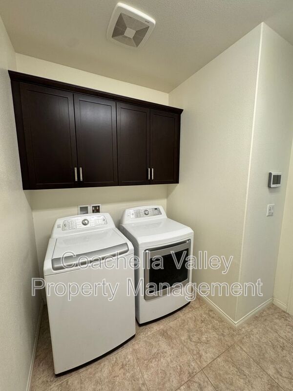 Building Photo - 74049 Kingston Ct W