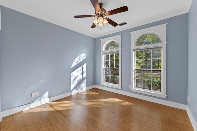Building Photo - 129 Moudy Ln