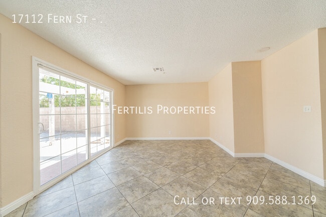 Building Photo - 17112 Fern St